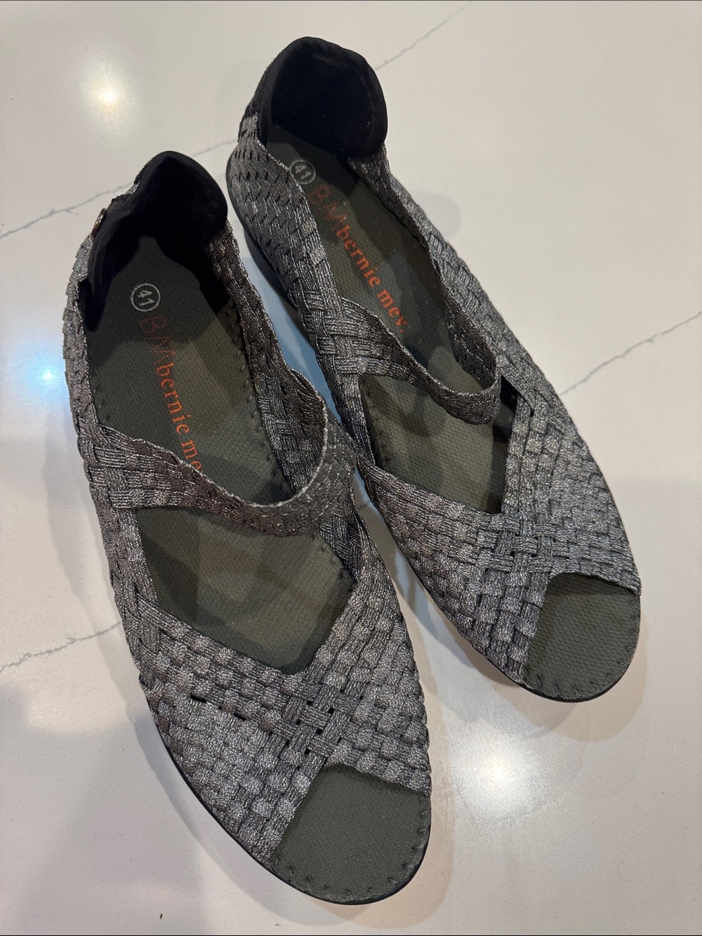 bernie mev. Women's Grey Woven Peep-Toe Flats